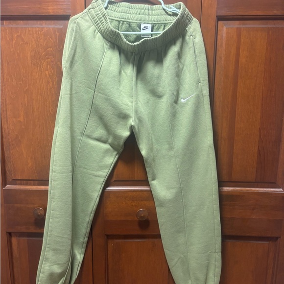 Nike Sage Green Joggers - Picture 1 of 3